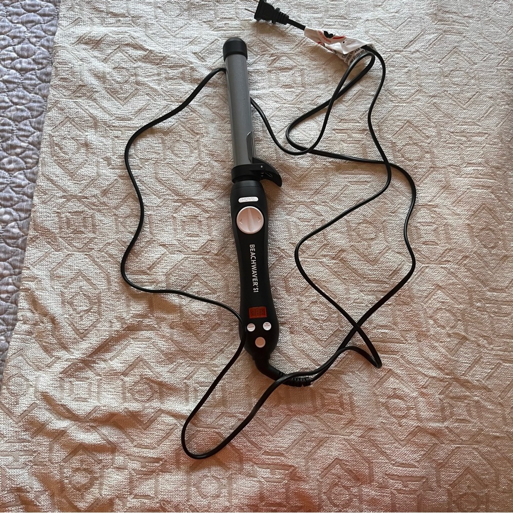 The Beachwaver Co. 1 inch Black and Silver Curling Wand